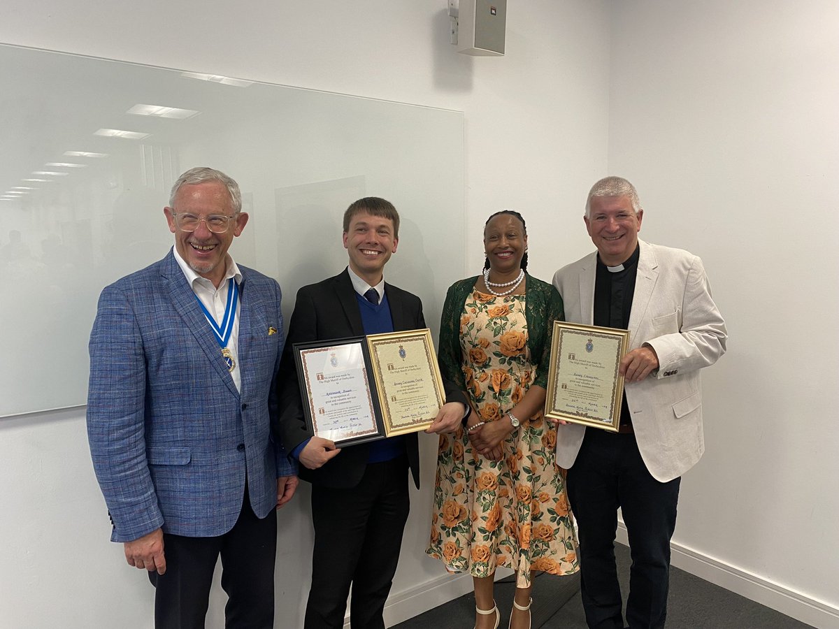 Yesterday the Dean and Director of Music were delighted to attend afternoon tea hosted by former High Sheriff, Theresa Perrier, where they received awards from her and @DerbyshireHS, Ian Morgan, on behalf of the Cathedral Choir for great and valuable services to the community.