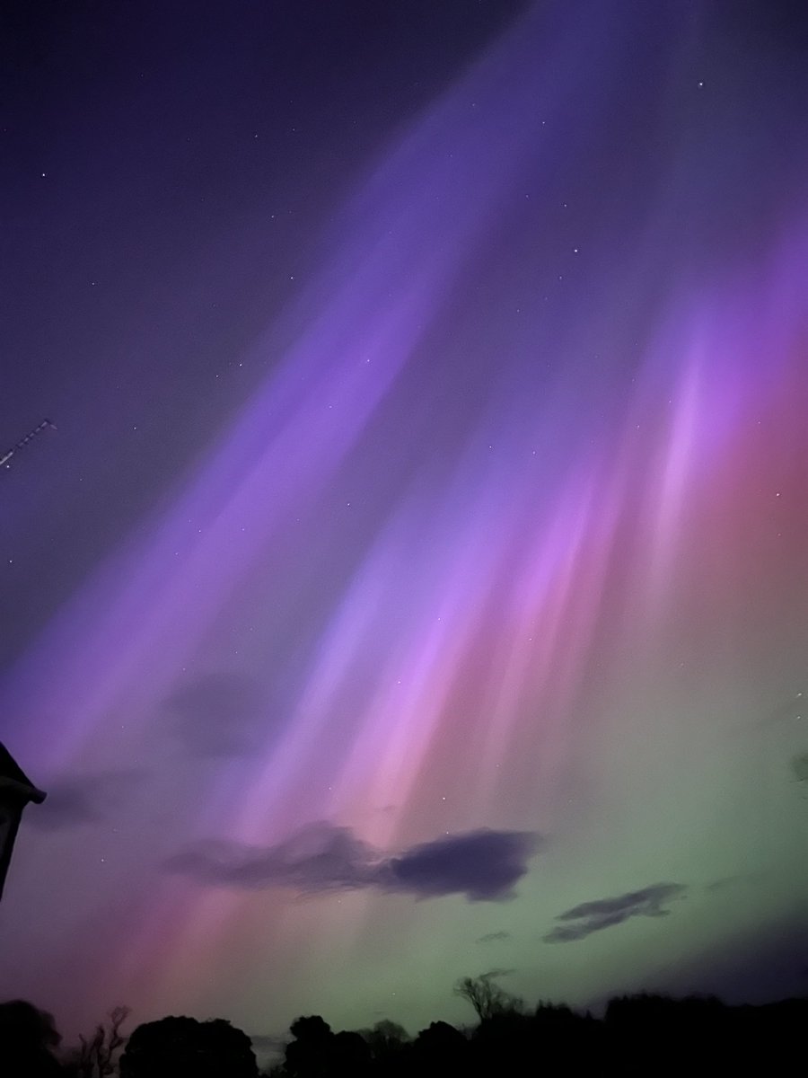 carlyroythorne's tweet photo. An amazing aurora last night https://t.co/BQmf6uGDgm