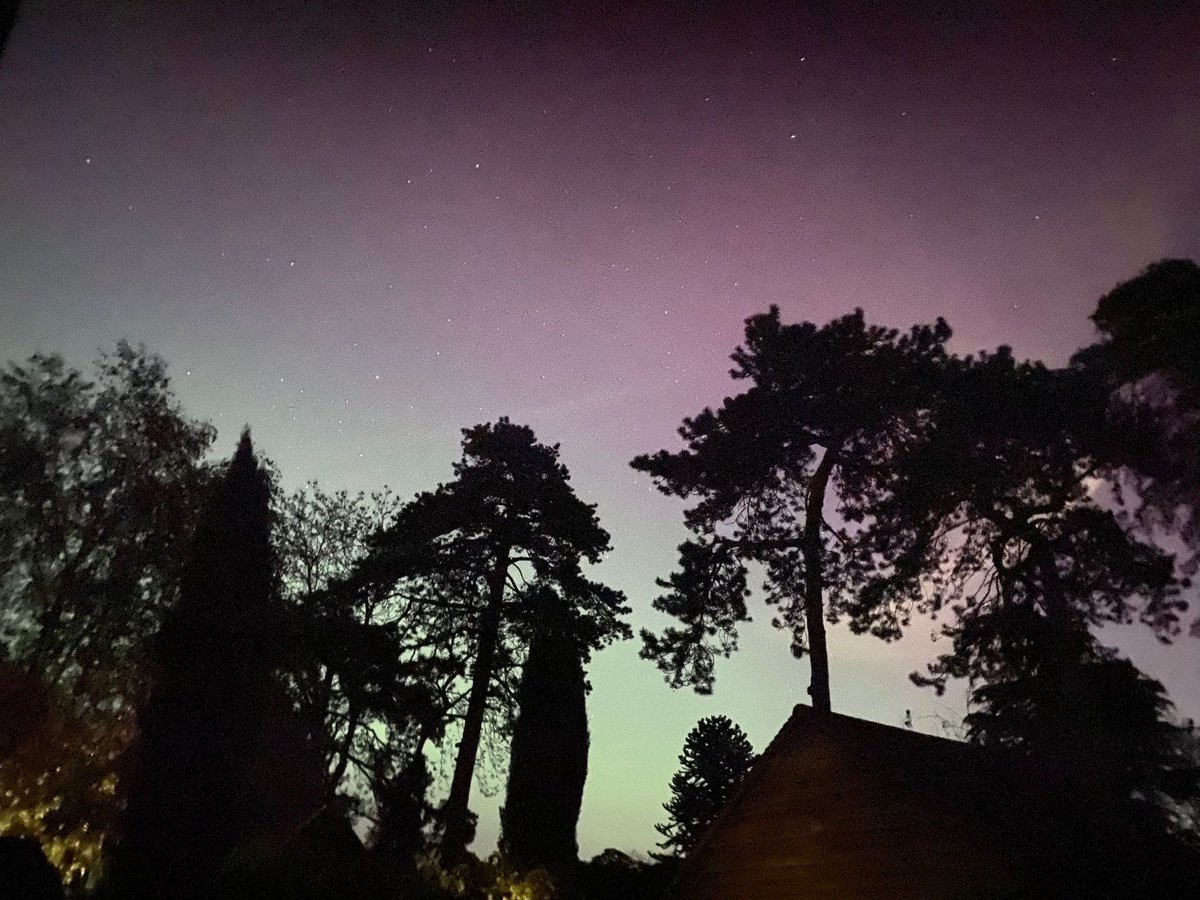 One wonderful thing about last night's #solarstorm was that it prompted we mere mortals who aren't astrophysicist to remember to look up into the vastness of the universe. This above our garden, even in light polluted Thames Valley.