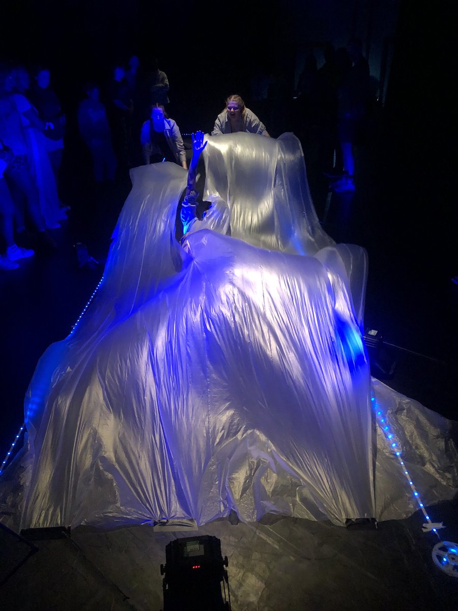 DMUPerfArts's tweet image. 3rd yrs responses to being Artists in Residence in Malta. Corridors, doorways, ties and sirens.