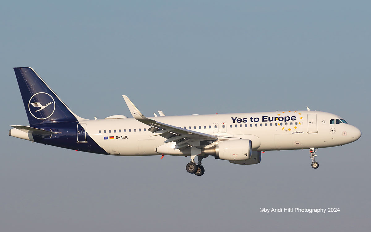 Lufthansa (Yes to Europe) Airbus A320-214 D-AIUC / ZRH 11. Mai 2024
Seen with 'Yes to Europe' special titles
@Lufthansa_DE @Airbus #avgeek #avgeeks #aviation #aviationlovers #Planespotting #plane #planes #planespotters #spotter #aircraft #Airbus #zrh #ZRHFanPhoto #Lufthansa