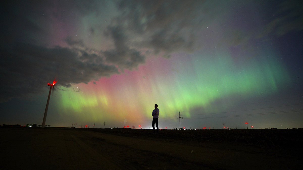 Took this under the wind turbines in northern Shabbona, IL at 1:04 am. #Auroraborealis #northenlights <a href="/WGNNews/">WGN TV News</a> <a href="/WGNMorningNews/">WGN Morning News</a> <a href="/nbcchicago/">NBC Chicago</a> <a href="/ABC7Chicago/">ABC 7 Chicago</a> <a href="/cbschicago/">CBS Chicago</a>