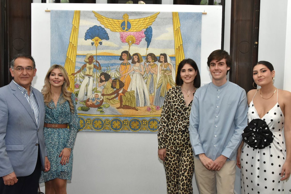 🖼️ 'A pleno sol' es el título de la exposición de pintura e ilustración que en la noche de este viernes han inaugurado Maravillas y Ricardo, comisariada por María Lario Camacho en colaboración con el Ayuntamiento de Lorca en el Palacete de Huerto Ruano.