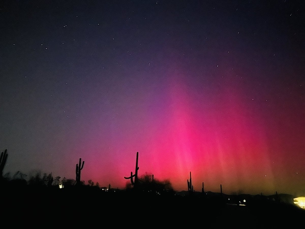 JorgeTWeather's tweet photo. Aurora borealis in Scottsdale, AZ ✨

📸: Chara Alderete @abc15 https://t.co/tUyheqE4Rl