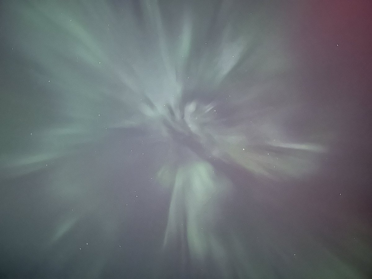 BruceAlan14's tweet photo. Northern lights tonight https://t.co/0Al0WvYRni