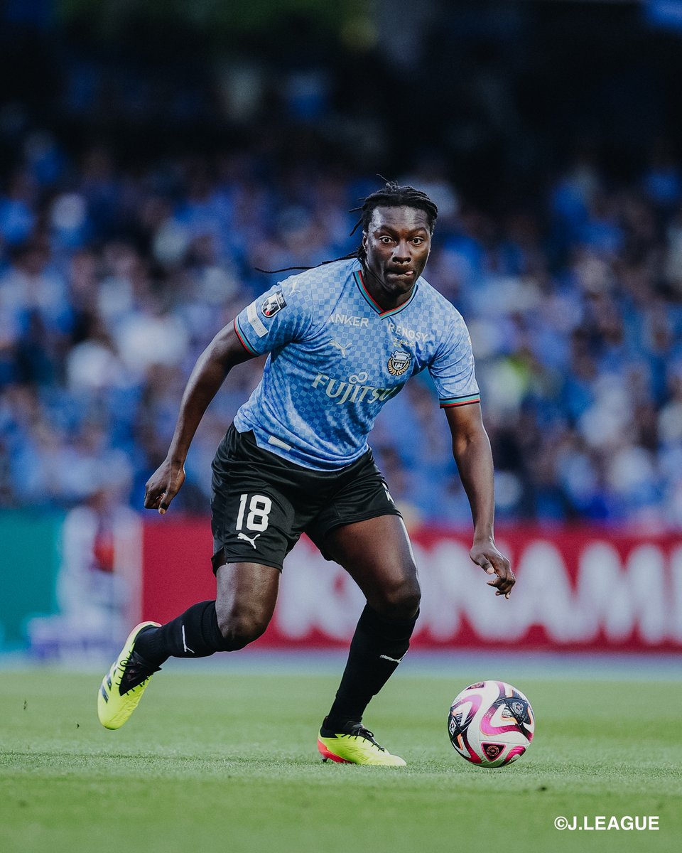 A stellar performance from Bafétimbi Gomis puts Kawasaki Frontale ahead 3-0!

⚽️ ️30'
⚽️⚽️ ️43'
⚽️⚽️⚽️ 45+3'

#JLEAGUE