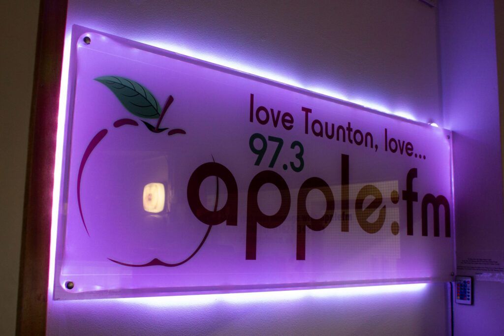 Happy Birthday Apple FM, broadcasting on 97.3FM in the #taunton for 11 years today.

Taunton's longest running Community Radio Station, having started as Apple AM in May 2004 we have been broadcasting across Taunton for 20 years

buff.ly/4ai96iG
