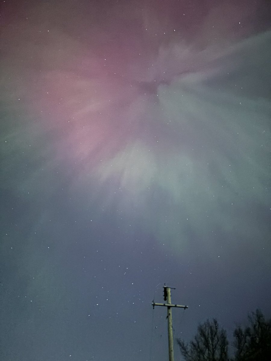 Northern lights near Kennard NE #Auroraborealis