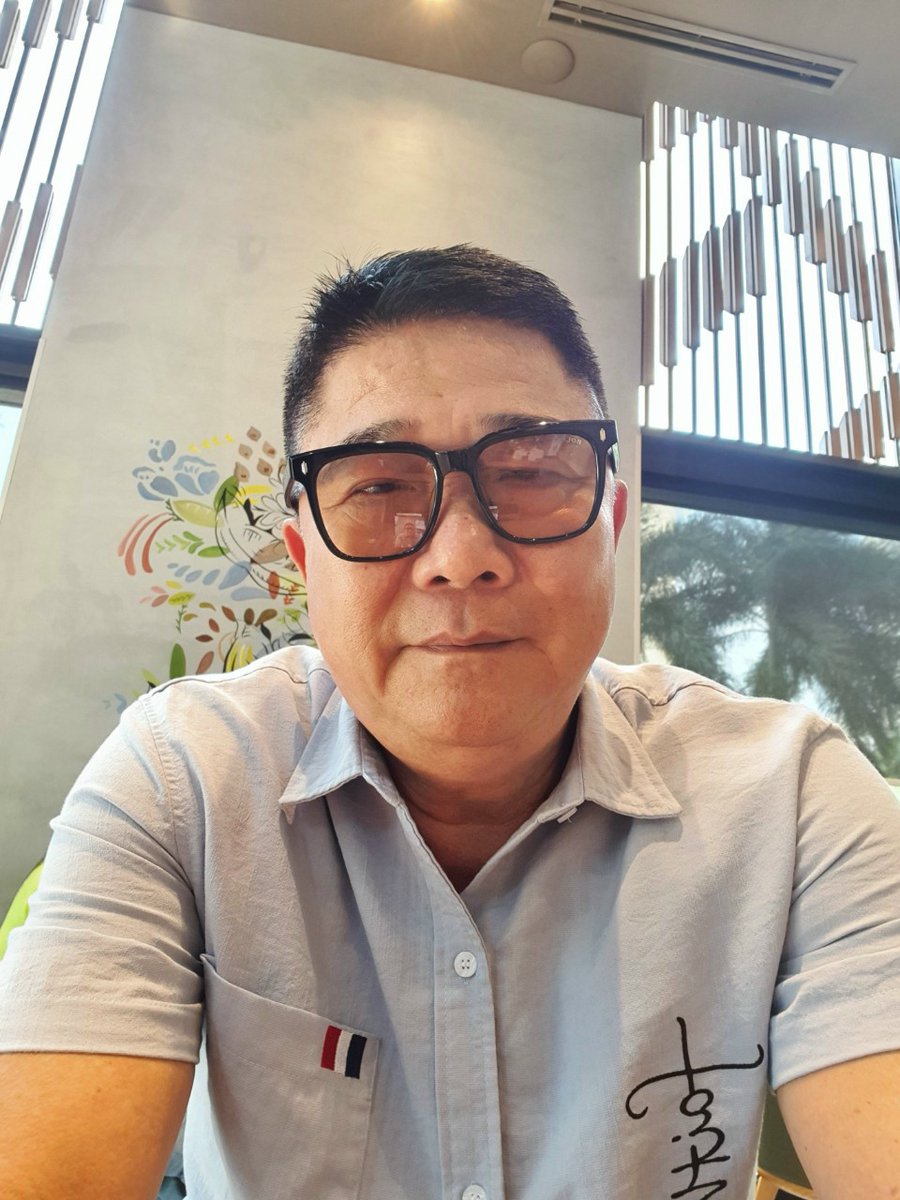 trọng hoàng tweet media
