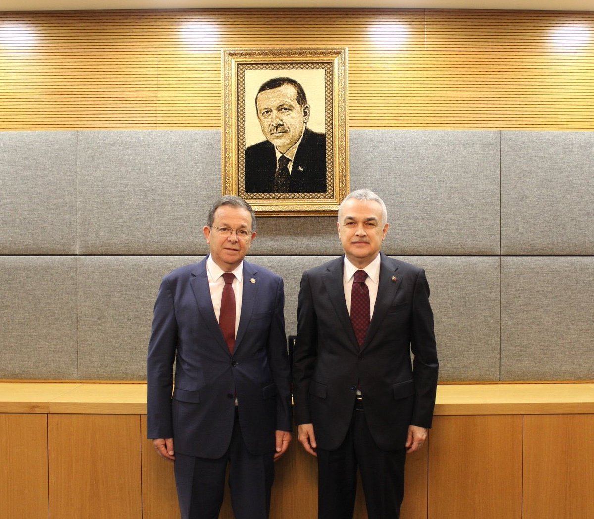 TBMM KİT Komisyonu Başkanımız, Aydın Milletvekilimiz Sn. Mustafa Savaş’ı makamında ziyaret ettim. Nazik misafirperverliği için teşekkür ediyorum. @aydinmsavas