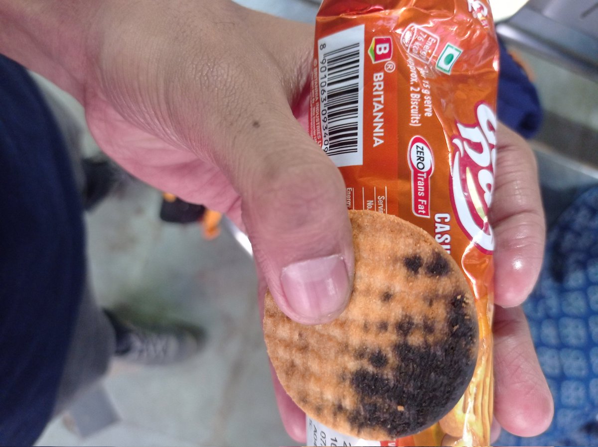 AdityaVTweets's tweet photo. Hello Indians,
This is how @GoodDayCookies @BritanniaIndLtd is generating 80% revenue by selling biscuits which have black spots on them.
#humanhealth #qualitycontrol #disappointedcustomer #biscuitfail
@worldfoodindia @jagograhakjago @realvarunberry @doshiamitk https://t.co/jEH3CKNBWo