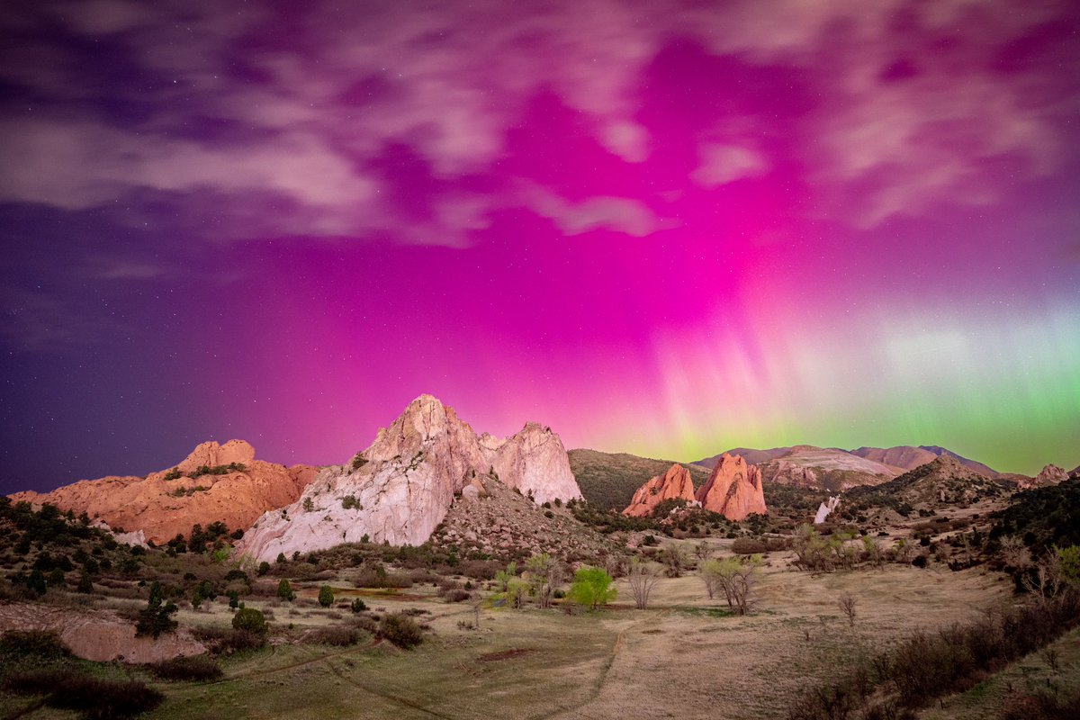 Such a treat witnessing this generational event tonight. Garden of the Gods in Colorado Springs, USA. #aurora #Auroraborealis