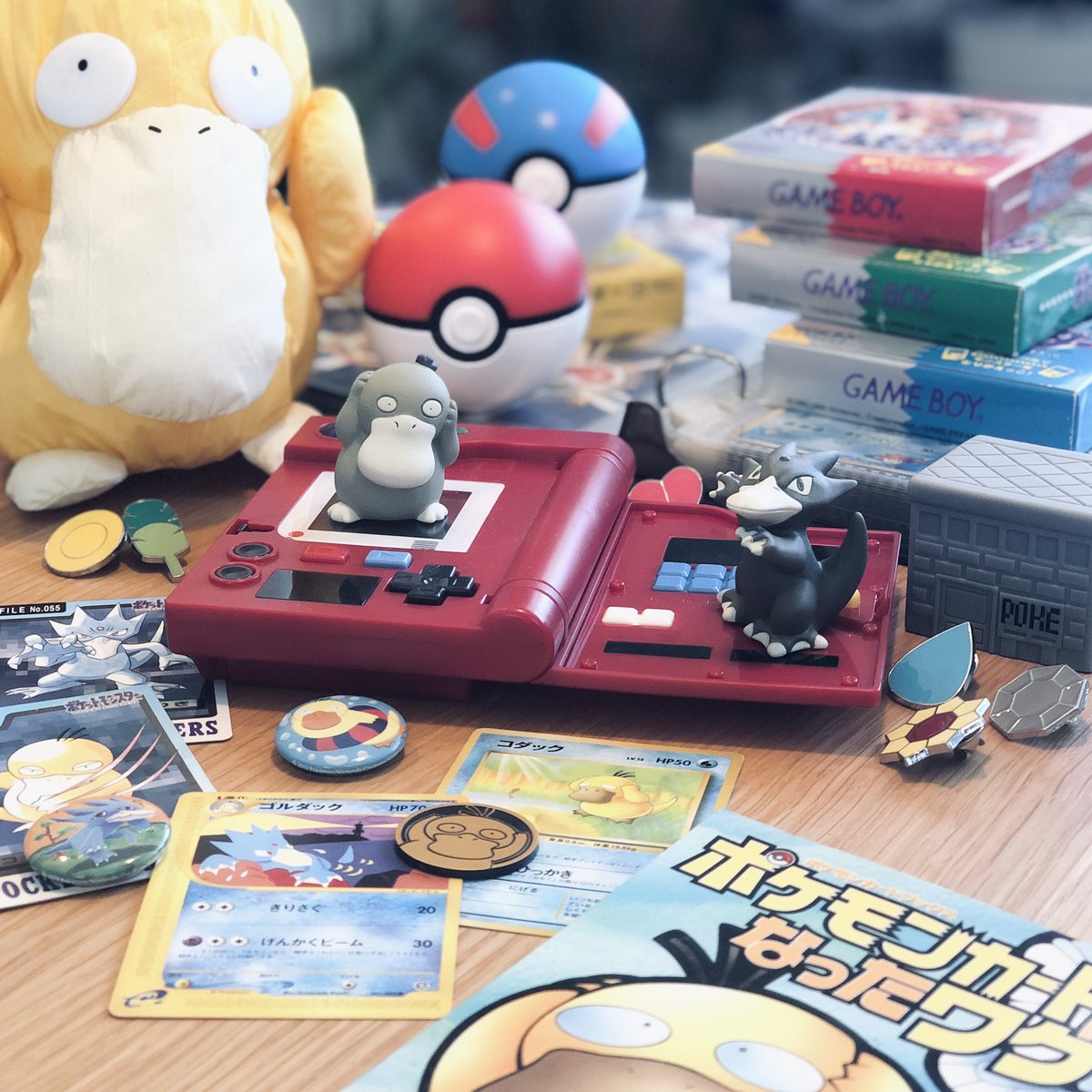 nngn2020's tweet photo. ポケモンキッズゲームボーイ調リペイント🌀
No. 054 コダック　No. 055 ゴルダック
#コダック #ゴルダック #Psyduck #Golduck #ポケモン #pokemon https://t.co/3ygTOiwX4j