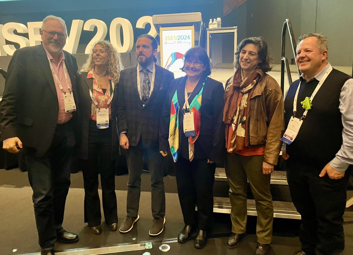 KennethWWitwer's tweet photo. I’m grateful for the trust the @IsevOrg community has placed in me as their president for the next two years. Hard work and fun times are ahead for the #ISEV board and the vibrant group of #EV professionals we represent. Let’s advance the science and applications of #ExtracellularVesicles together! 

@EditBuzas @hillandy @janlotvall @BBussolati @LenassiMetka @tomdriedonks @GoberdhanD @carney_lab @Naveed_Akbar_ @nnhooten @DSchnekenB @atorrecilhas @Exosome_UPLC_MS @cfsalomo @SureshMathivan2 @Yiyao_Huang @sciencysara @DrSujataMohant2 @doldivizio @hubertyin and so many more 
Thanks for the pic Annie Reale @Elham_Beheshti