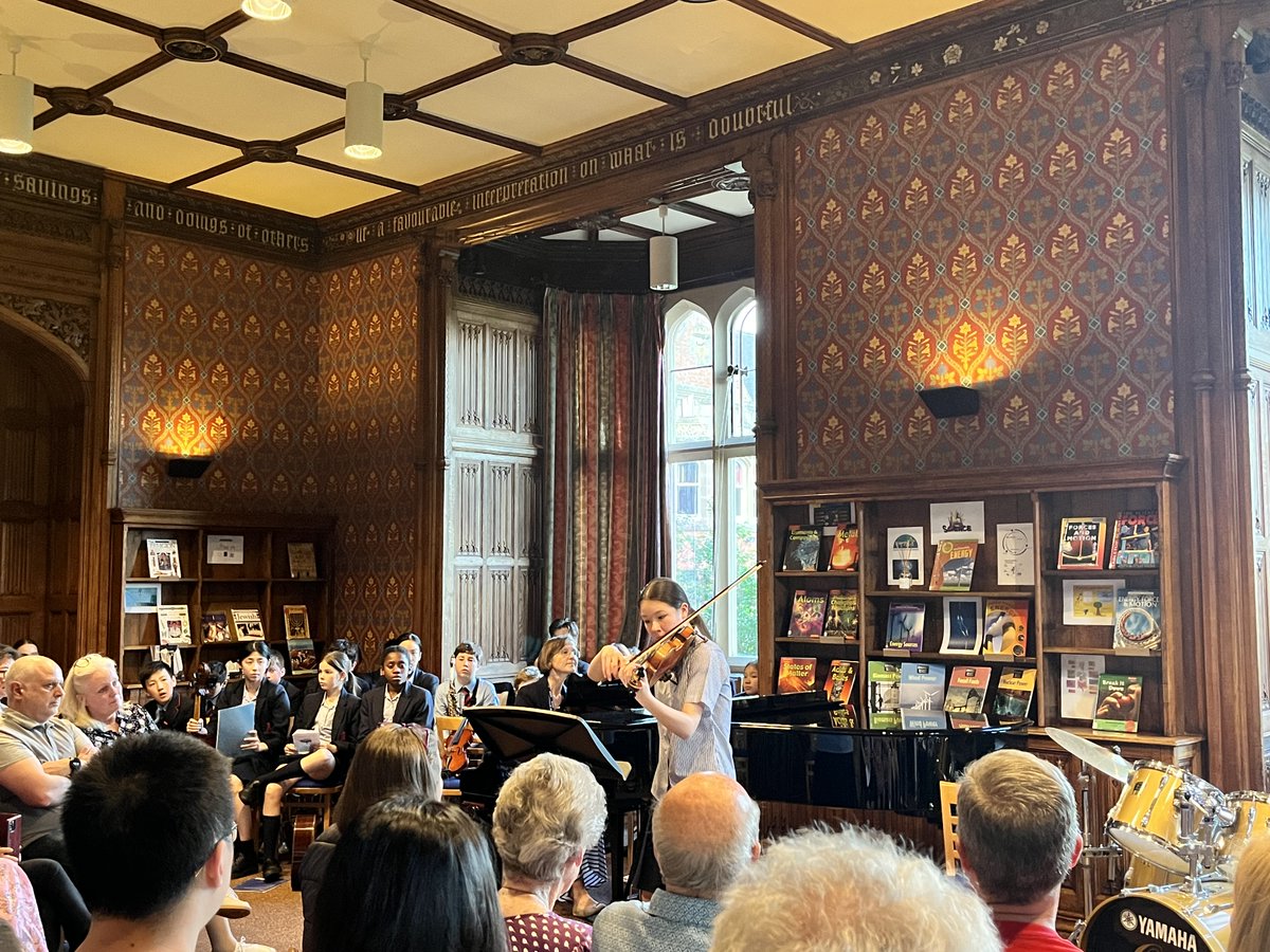 🎊Congratulations🎊 to Chorister, Poppy, who is Bilton Grange Preparatory School Musician of the Year 2024 with her performances on the violin and piano.