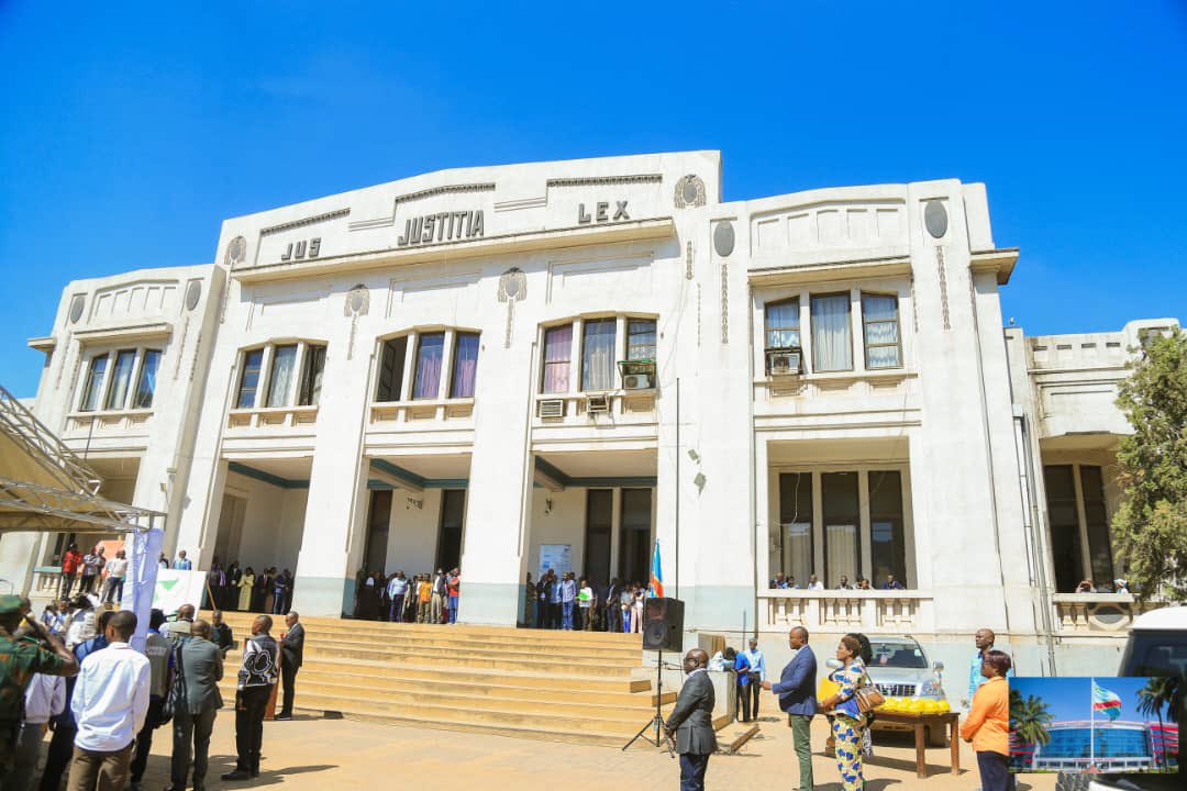 C’est un devoir pour nous de construire un nouveau bâtiment pour les magistrats et les agents de l’ordre judiciaire qui travaillent dans une grande promiscuité dans des bureaux du Palais de Justice devenus trop petits et trop vieux. Le Palais de Justice construit en 1930 va être…