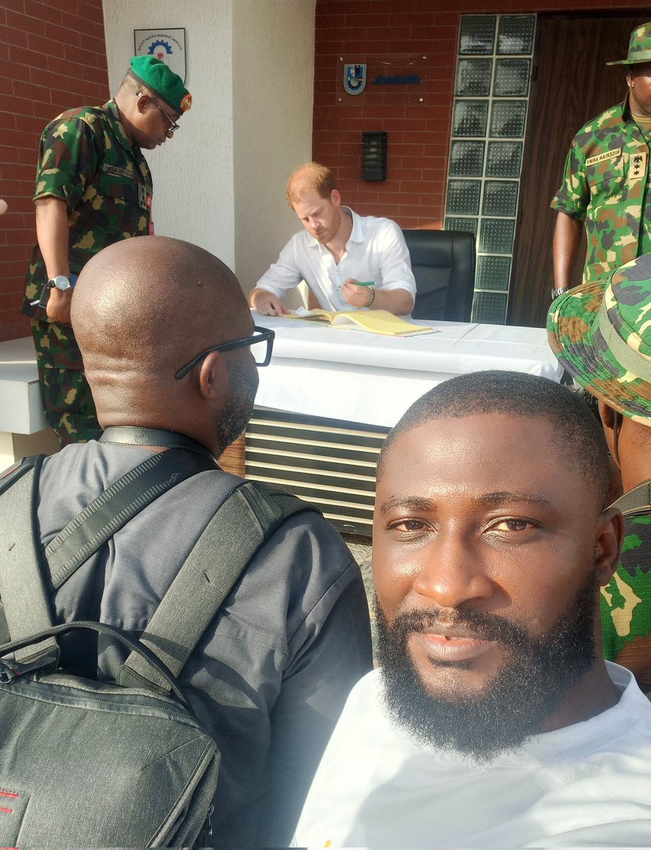 Who's more excited about the Prince's visit to Nigeria 🇳🇬? Me, of course! Though it's the closest I could get to the Duke, witnessing his visit firsthand made my day unforgettable. #weareinvictus #invictusgames #Nigeria #Africa