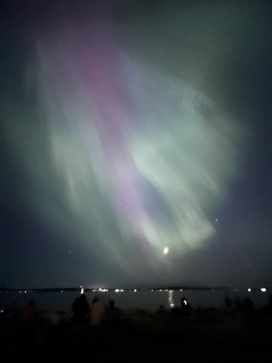 samkruser's tweet image. Welp. Got married and saw the #Auroraborealis all within one week! Not sure we are gonna top this one, folks. #seattleweather @NWSSeattle @KING5Seattle Shot on iPhone from Lowman Beach Park! #NorthernLights