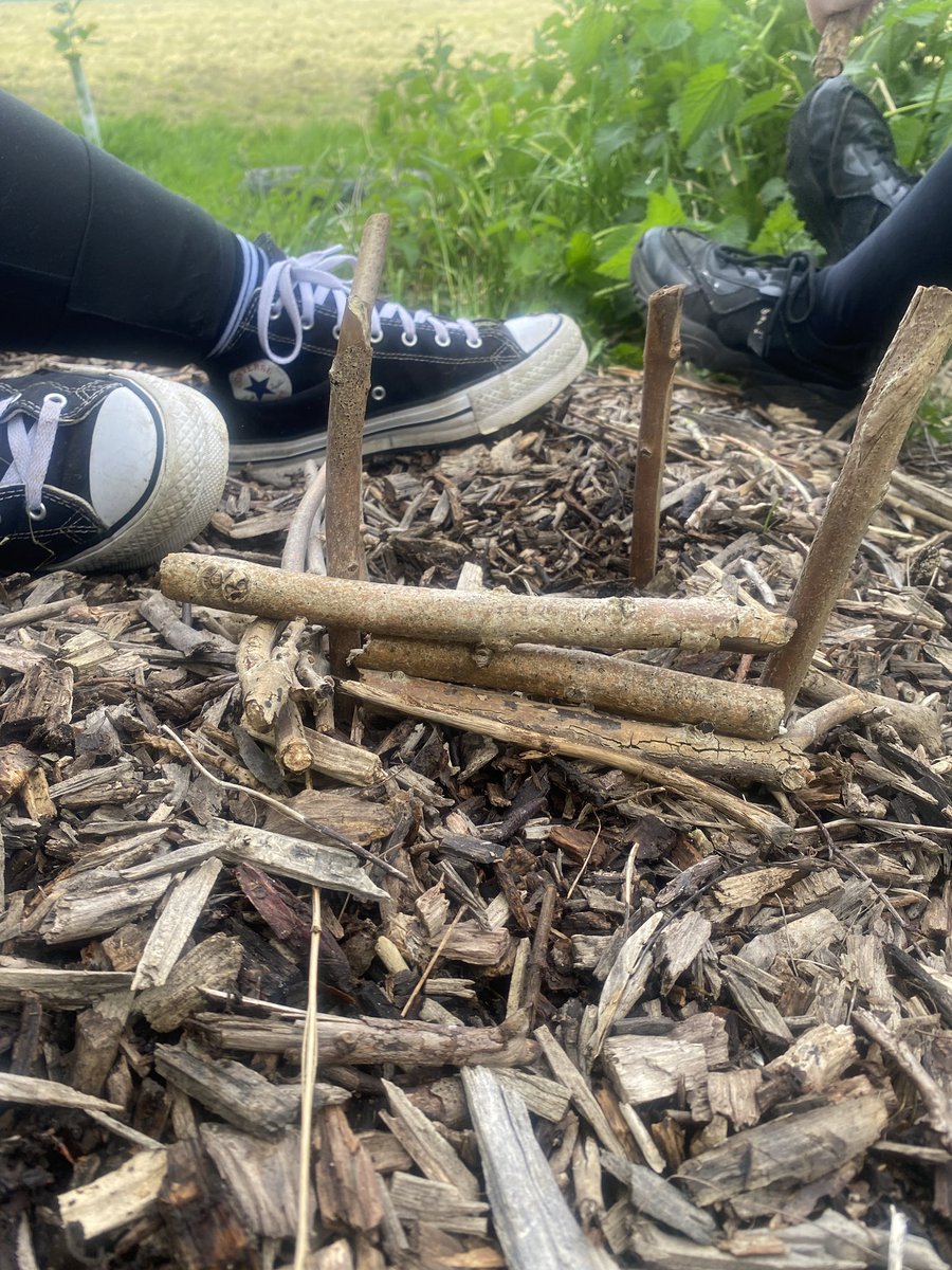 Building prototypes for natural fencing, as part of our ‘It’s for Them’ project.  Great use of natural resources collected from our outdoor areas  @WelshGovernment  @CThomasMS @CarolynPreece6  @WildGroundNW  #outdoorlearning