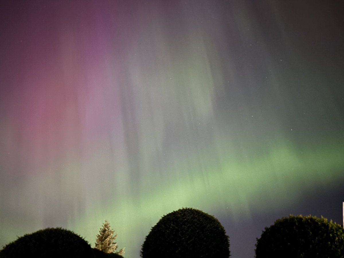 How lucky are we to have seen The Northern Lights this evening. This was always on my bucket list, and tonight I finally got to see them! What a beautiful evening! 💜 #NorthernLights #Auroraborealis