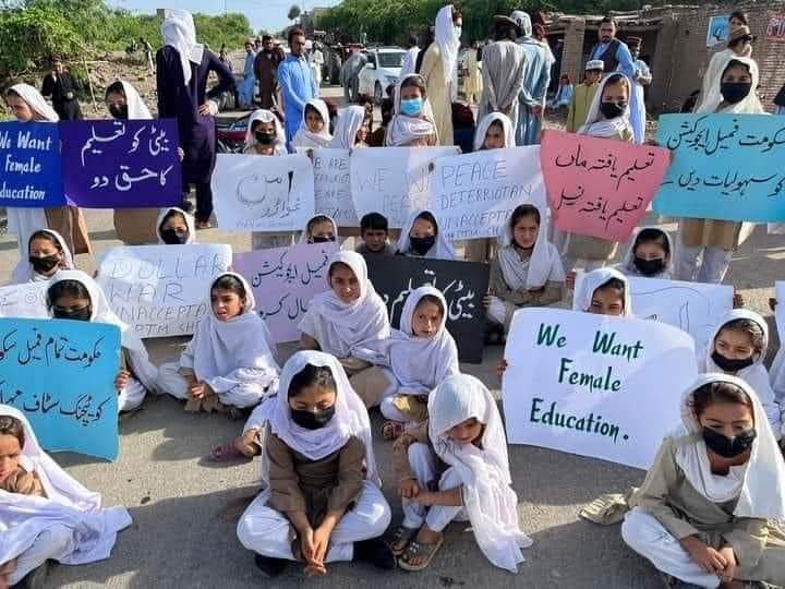 اب عافیہ پبلک سکول کی بچیاں اور انکے والدین پورے شمالی وزیرستان کی بچیوں کے لئے مثال بن چکے ہیں۔  آج انہوں نے بچیوں کی تعلیم اور انکے لئے علم کے دروازے کھولنے کے لئے، اپنے تباہ حال سکول کے لئے احتجاج کیا ہے۔ اور اس احتجاج میں انکے والدین انکے ساتھ تھے۔ 

#GirlsEducation