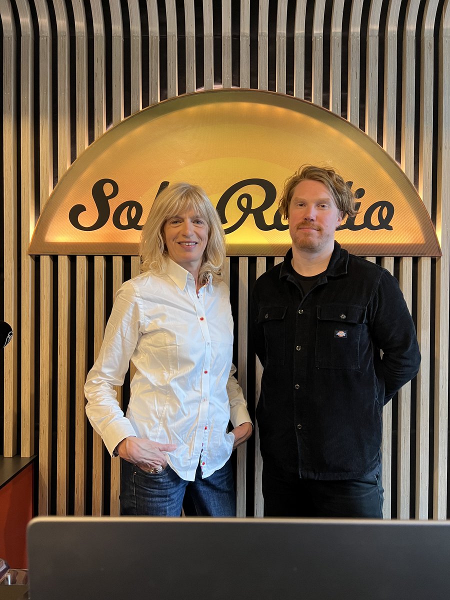 Tune in <a href="/sohoradio/">Soho Radio</a> now to hear me chat with composer <a href="/SimonRalphGoff/">Simon Goff</a> about his score to the brilliant tv series The Gold, collaborations with <a href="/hildagunnars/">Hilda Gunnarsdóttir</a> &amp; <a href="/JohannJohannss/">Jóhann Jóhannsson</a> plus his solo work Spark Like Living Mothers inspired by the work of Thomas Tallis- Enjoy!