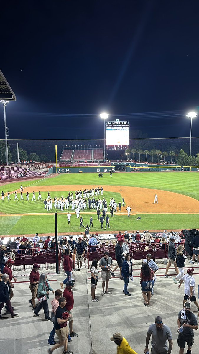 Carolina falls to Georgia 11-5, dropping the series 2-0 with game three tomorrow for a chance to avoid a sweep. @wachfox @GamecockBasebll