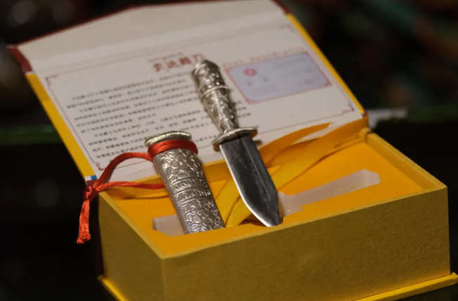 The Kada Xizang knife from Kada Township, Cuona of China’s Xizang, is extremely exquisite in craftsmanship and special in style.