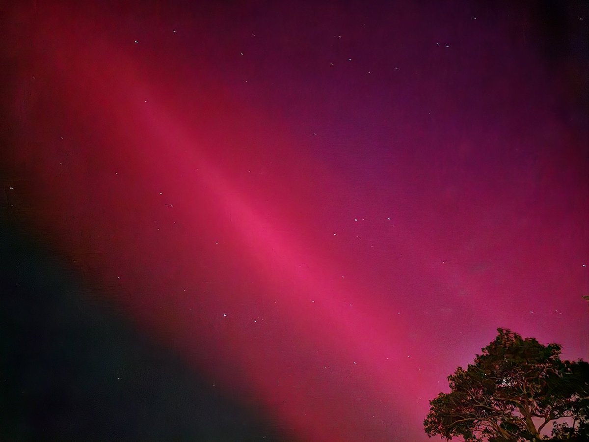bearbmd's tweet photo. northerlights Just north of Ocatvia, OK in Ouachita Mountains @NWSShreveport @NWSNorman @TxStormChasers https://t.co/dg4PSuNrEW