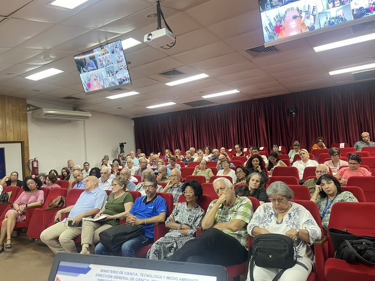 Temas de prioridad se discuten entre el ministro de @citmacuba @EdMartDiaz y @ciencias_cuba, sobre prioridades de la #CienciaCubana y transformación del Sistema de Ciencia, Tecnología e Innovación de #Cuba. @InesMChapman @JorgeLuisPerd20 @PresidenciaAca1