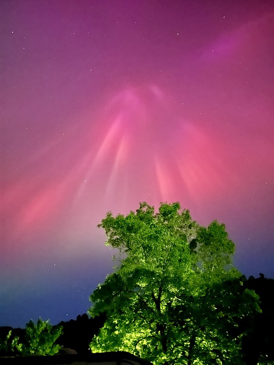 Just witnessed the aurora borealis in Kentucky. Beautiful! The heavens declare the glory of God!