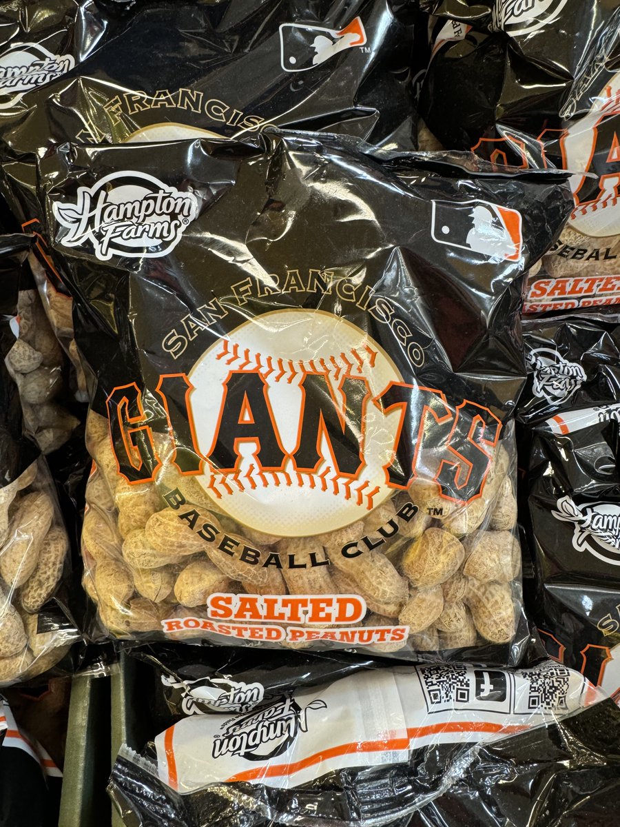 Didn’t expect to see this in an LA grocery store, but I’m not mad at it. #GoGiants