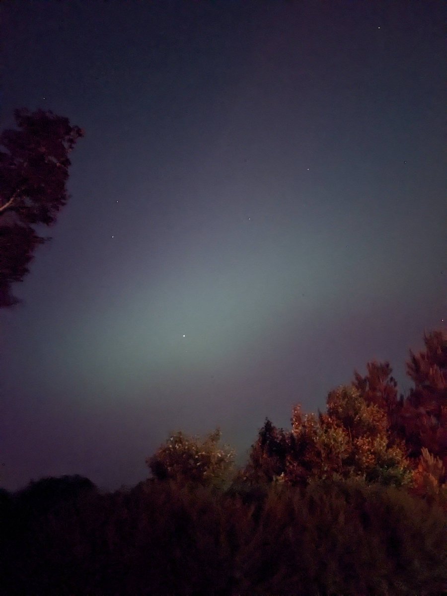 Up at Pilot Mountain, North Carolina with a good friend watching the #northernlights ❤️

Get outside folks, this is amazing in #northcarolina