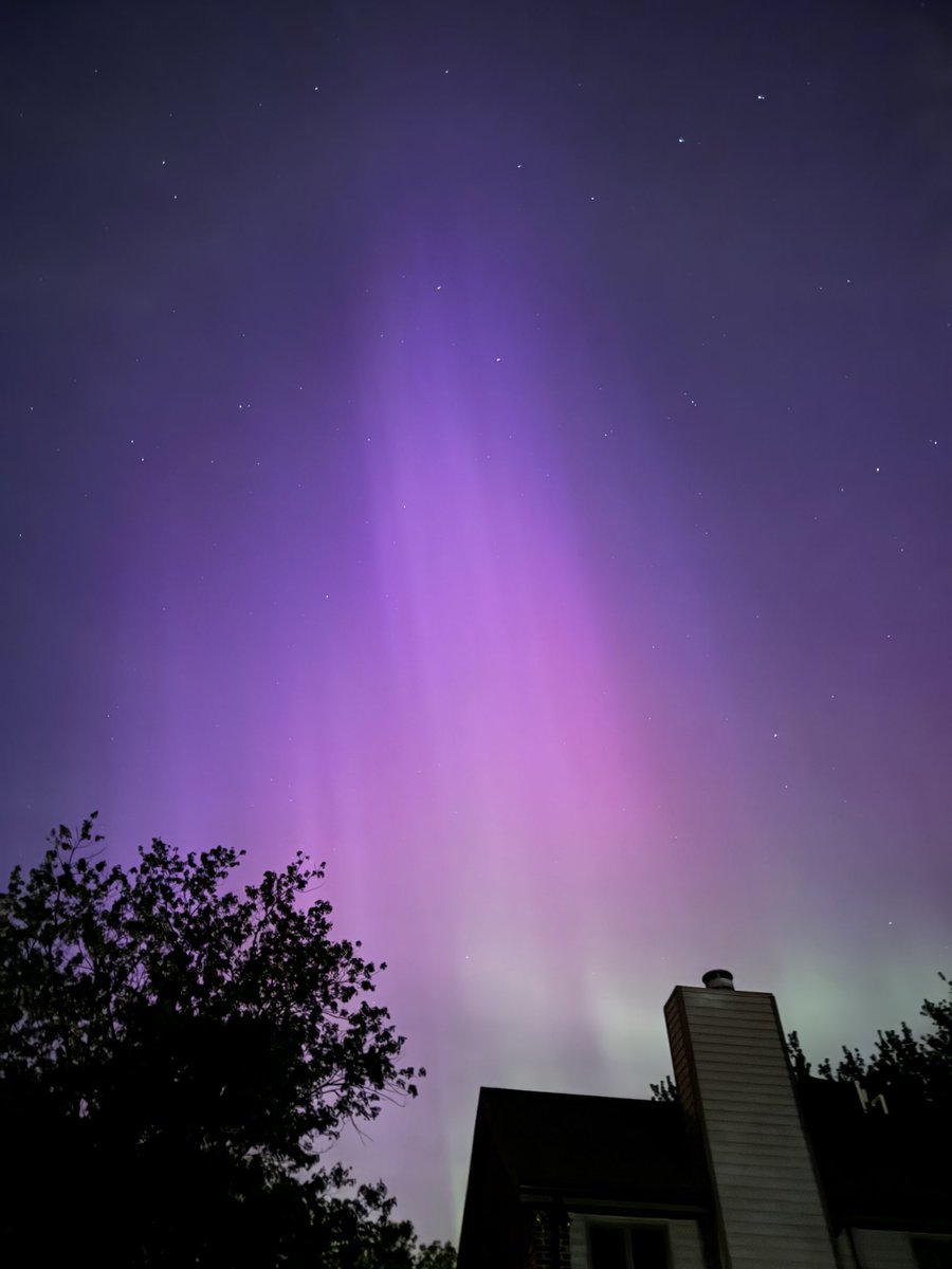 jasonjwebber's tweet photo. Northern Lights! https://t.co/UKwPFuld60