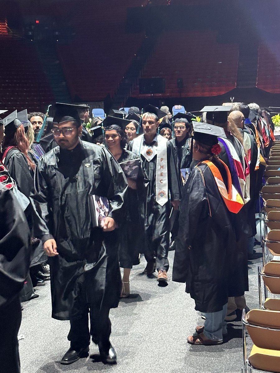Let's hear it for the El Paso Community College graduates! Thank you for improving our community through educational attainment. EPCC will always be there to assist you! Congrats grads on this major milestone in your education! #EPCCpride @epccrecruitment