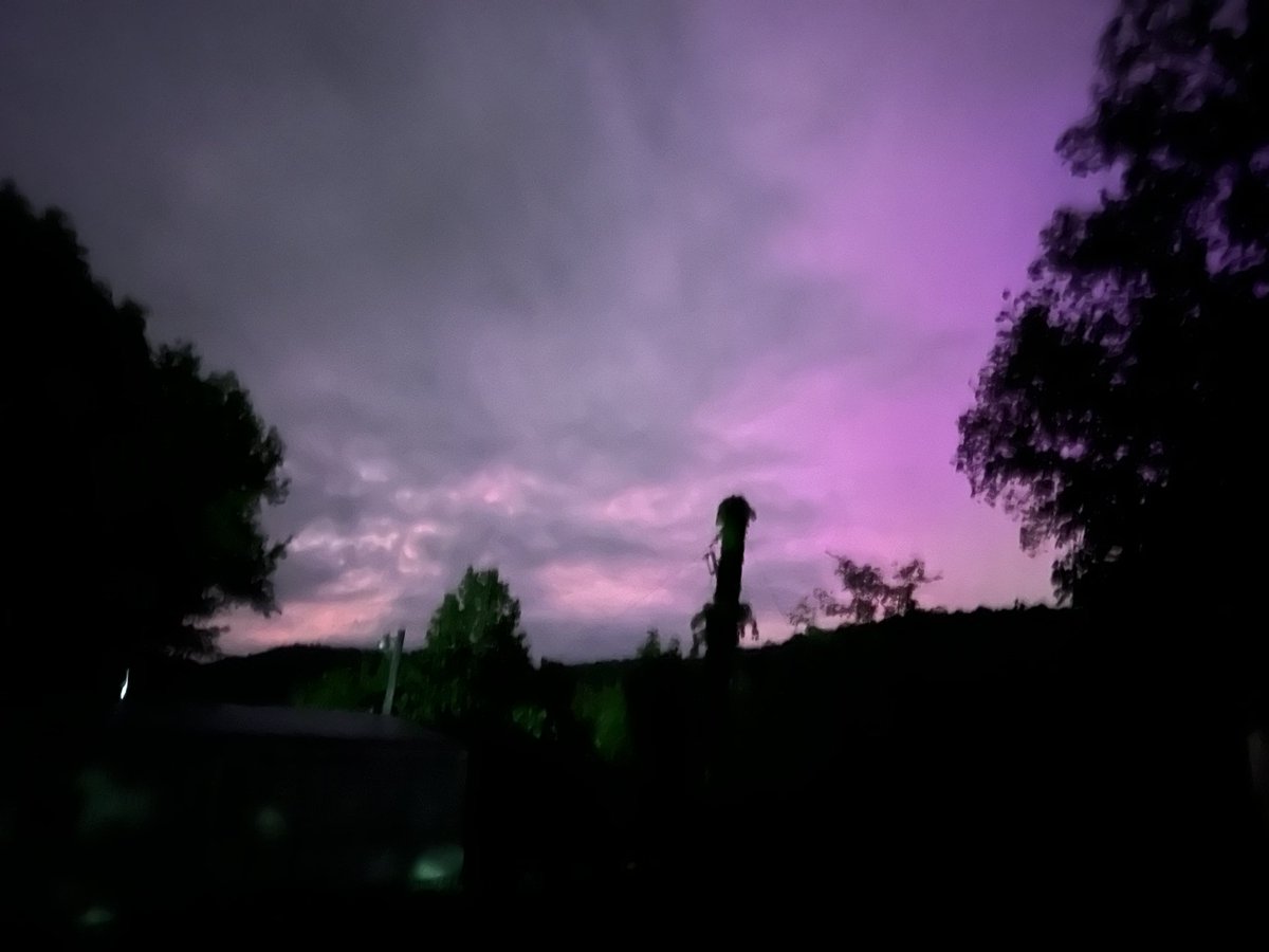 ShellSevenfold's tweet image. Seeing the Aura from my house tonight in Virginia anyone else seeing it?