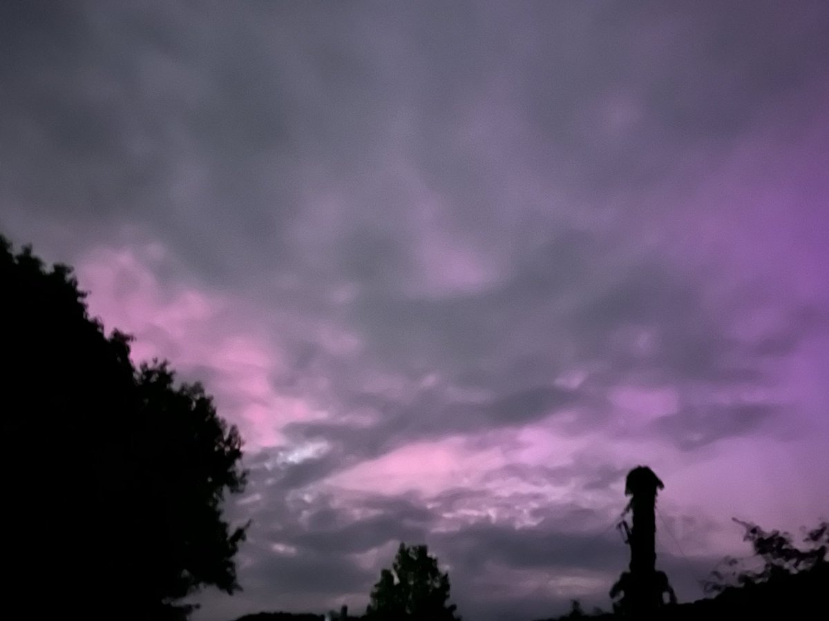 ShellSevenfold's tweet image. Seeing the Aura from my house tonight in Virginia anyone else seeing it?