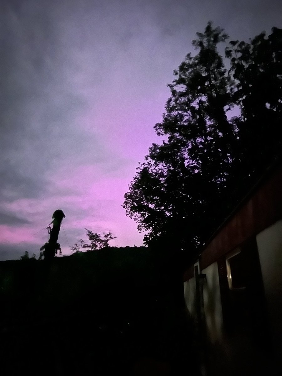 ShellSevenfold's tweet image. Seeing the Aura from my house tonight in Virginia anyone else seeing it?