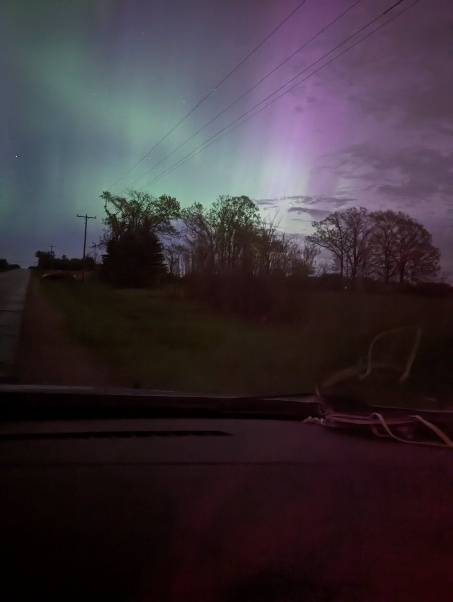 Oh my stars LOOK WHAT I SAW the aurora!! Just west of Oshkosh Wisconsin