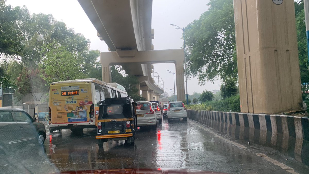 28 mm. 

That was it. Some places it was even lesser. #PuneRains 

A thunderstorm in Pune yesterday with double the amount or 58 mm only at the airport area plunged the city into chaos. 

They’ve built concrete roads & flyovers everywhere and they never think through their storm