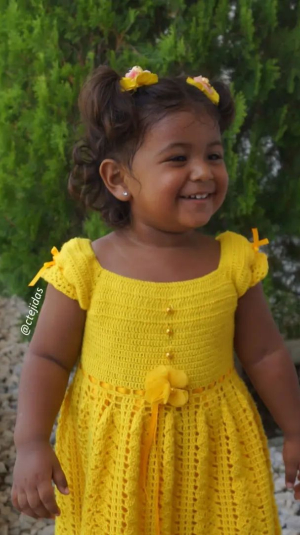 CTejidas's tweet photo. Linda mi niña 💕 Ya está grandota y no le queda este vestido, ahora lo usa su hermanita 😍 by: @ctejidas #vestidobebe #crochet #miniña #secrecio https://t.co/Uu6PYOBv94