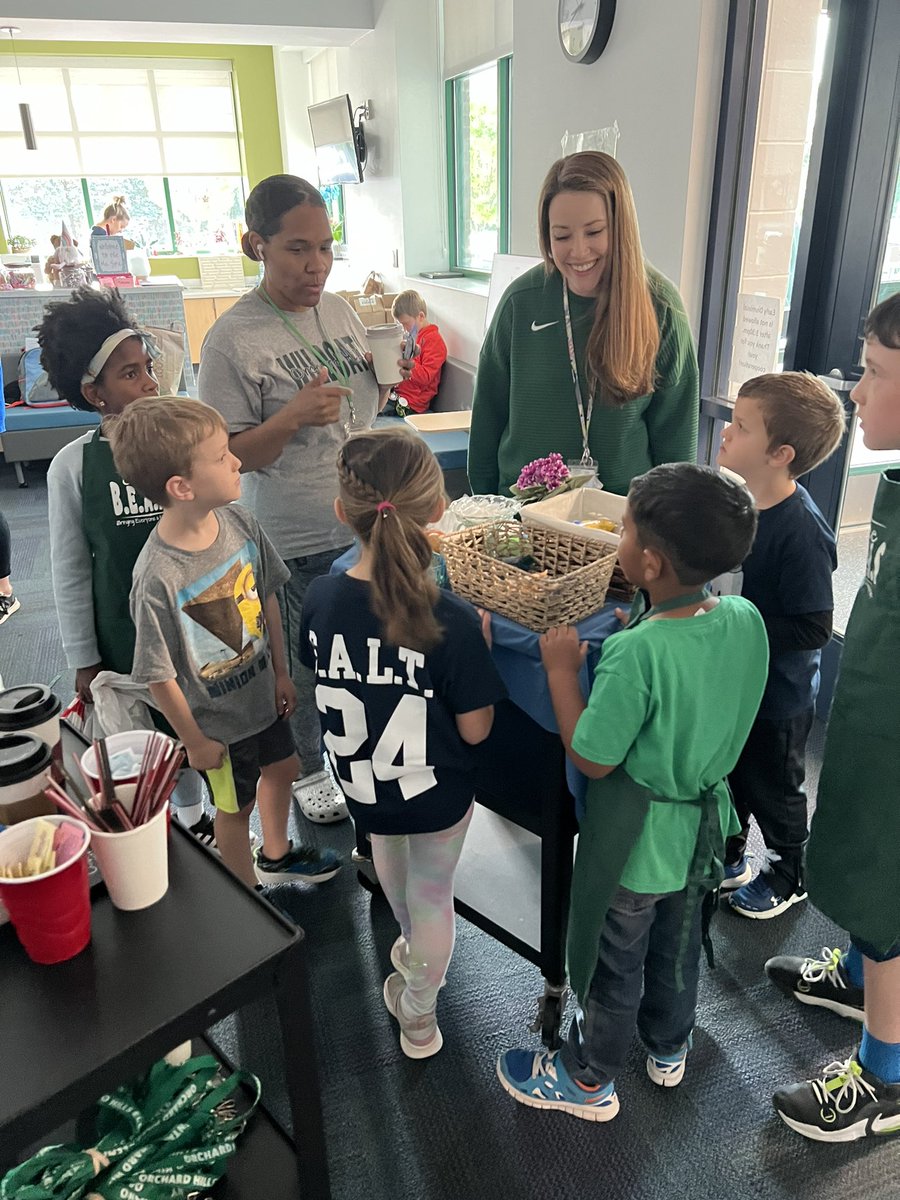 This morning the Coffee BEANS were in full force-Bringing Everyone A Needed Sip! We even added ice cold lemonade to the mix! <a href="/NoviOrchardHill/">Orchard Hills Elem.</a> <a href="/NCSD/">Novi Community School District</a>
