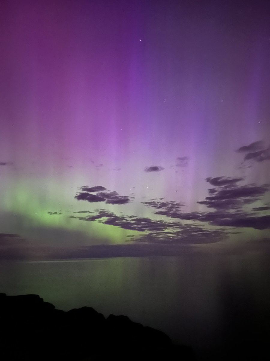 RockowKim's tweet photo. @EricSnitilWx Over the lake! https://t.co/nzw0Od6Ohm