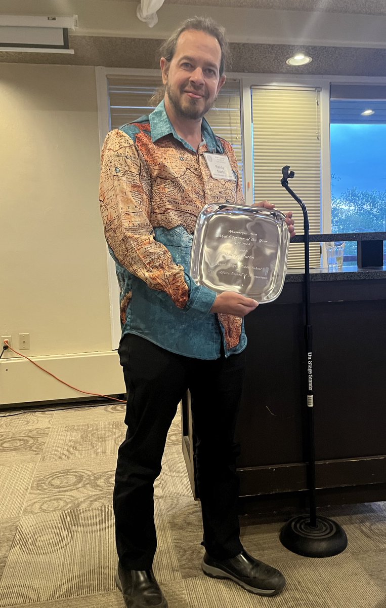Celebrating tonight to honor <a href="/DesertRidgeMS/">Desert Ridge MS</a> Social Studies teacher, Randy Martin — the 2024 recipient of the World Affairs Council of Albuquerque “Global Educator of the Year” award. Congratulations, Mr. Martin! @APSMidSchools