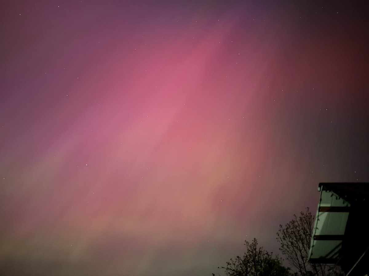 #Auroraborealis over Akron, NY #BufWx #WNYWx #NyWx #NorthernLights <a href="/NWSBUFFALO/">NWS Buffalo</a> <a href="/news4buffalo/">News 4 Buffalo</a>
