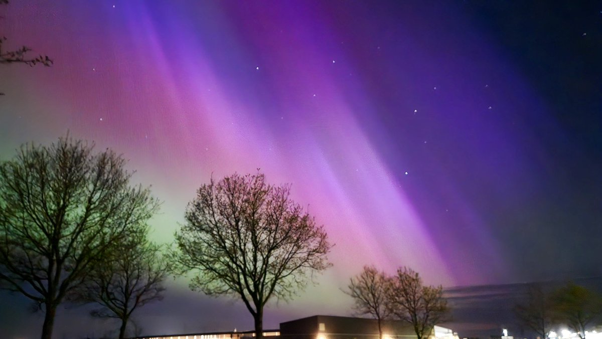 My brother sent this … 

They had this amazing view last evenings looks like a painting 🖼️ 

AURORA

#Denmark