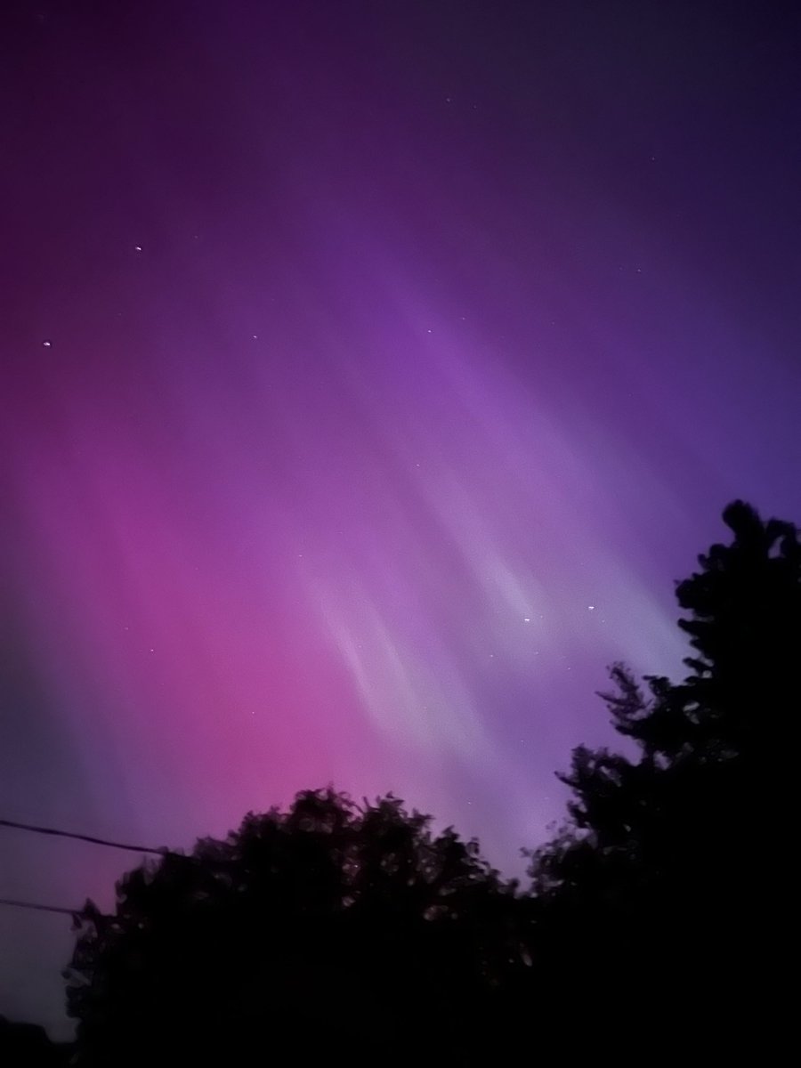 CarbieThe's tweet photo. Kerhonkson, NY Auroras! https://t.co/q0MCo0sI7z