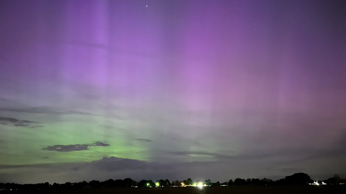 Beautiful #aurora from rural @HamiltonCoIN. Photos taken with iPhone14, 3-10 sec exposures. #solarstorm #Auroraborealis @SeanAshWX @iuastro @BSUPlanetarium @PurdueAeroAstro @AstronomyMag