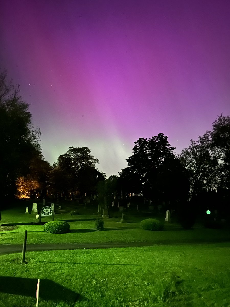 TheBarkanator's tweet photo. #NorthernLights 
Northeast Ohio https://t.co/3YJhU6skB7