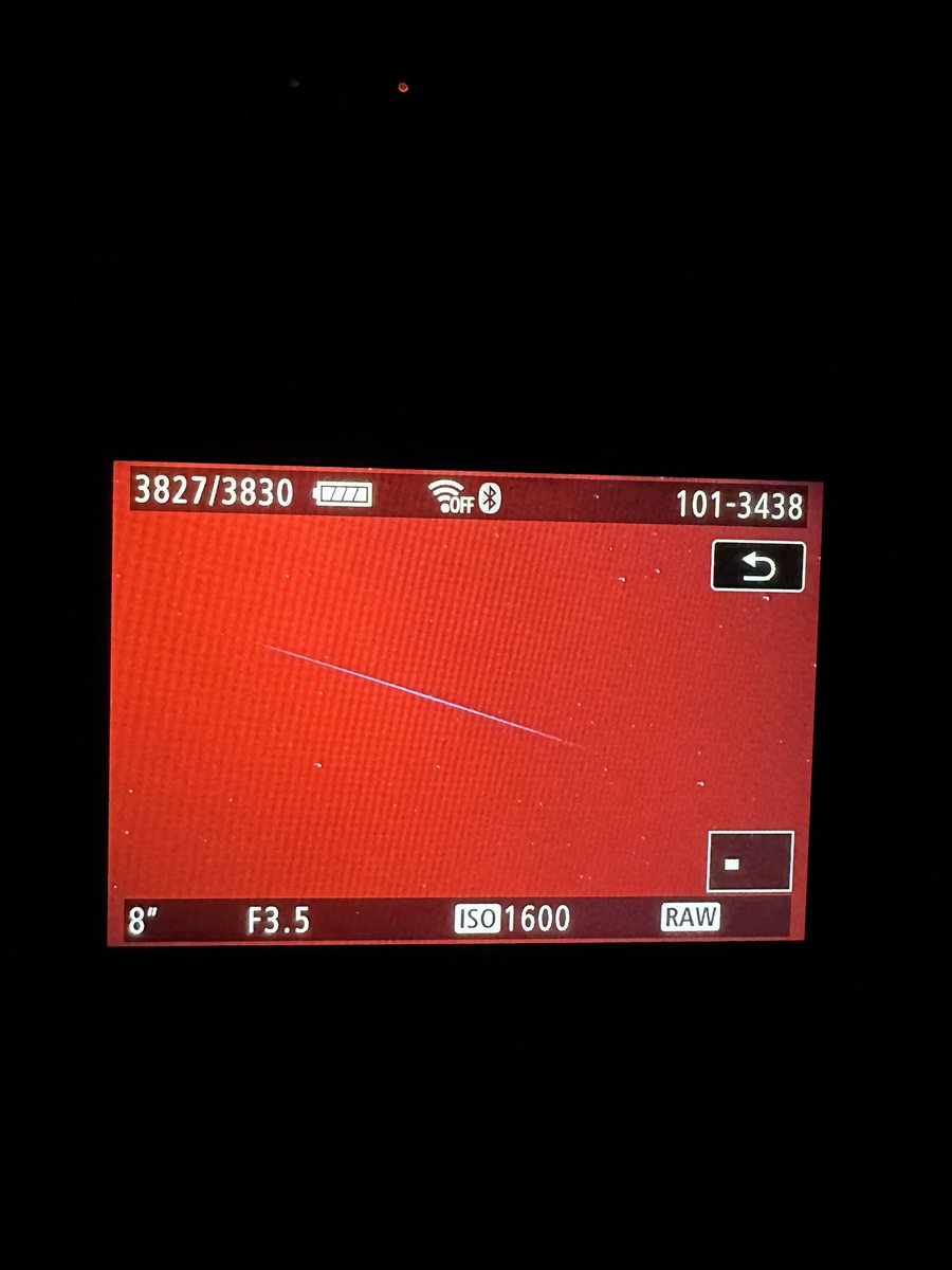 @HannahC_WX I saw it too, I believe it’s Starlink satellites from a recent launch.